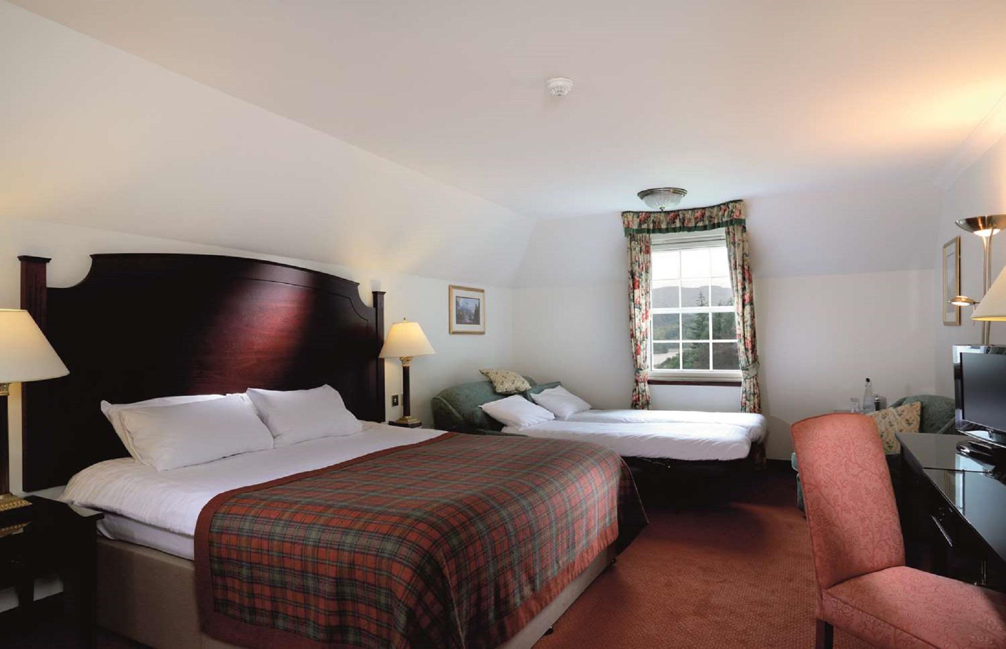 Macdonald Forest Hills & 4*