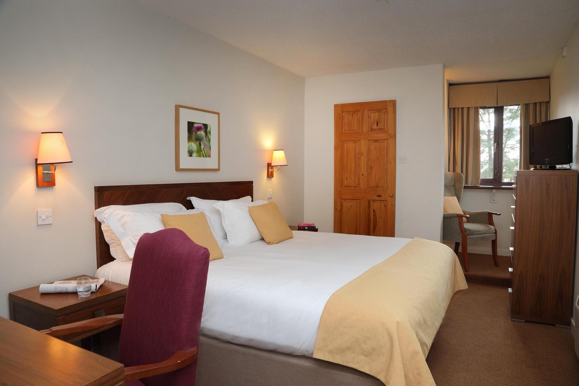 Macdonald Forest Hills &