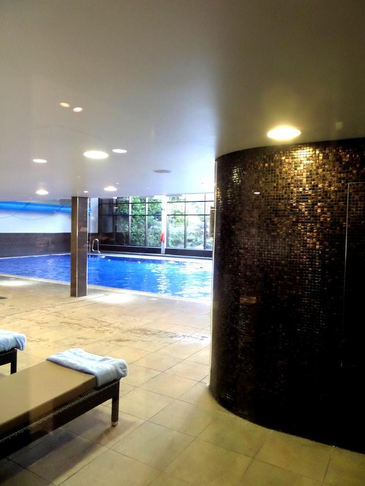 Resort Macdonald Forest Hills & 4*